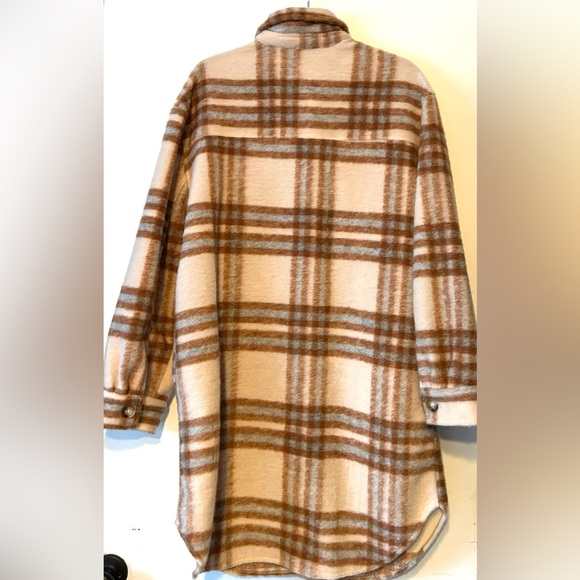 Cool shacket! - Picture 7 of 8